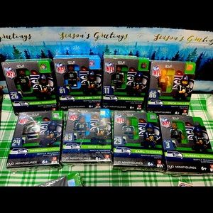Seattle Seahawks 10 OYO collectible figures Wilson Lynch
